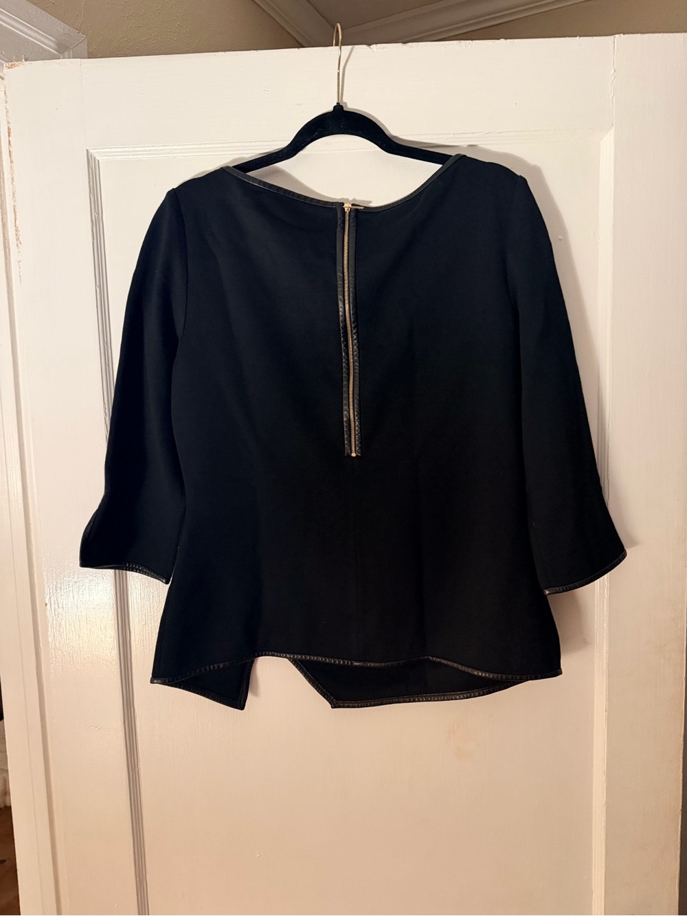 🖤 St. John Black Asymmetrical Knit Top – Size 10 🖤 - Picture 3 of 4